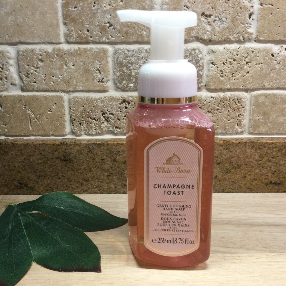 3/$25 - Bath & Body Works Foaming Hand Soap - Champagne Toast